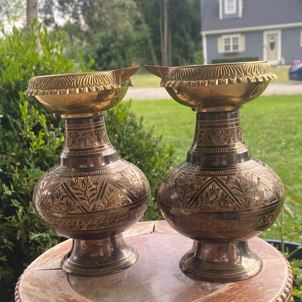 🤎🏆❤️💛A gorgeous pair of vintage brass vases or candles stand